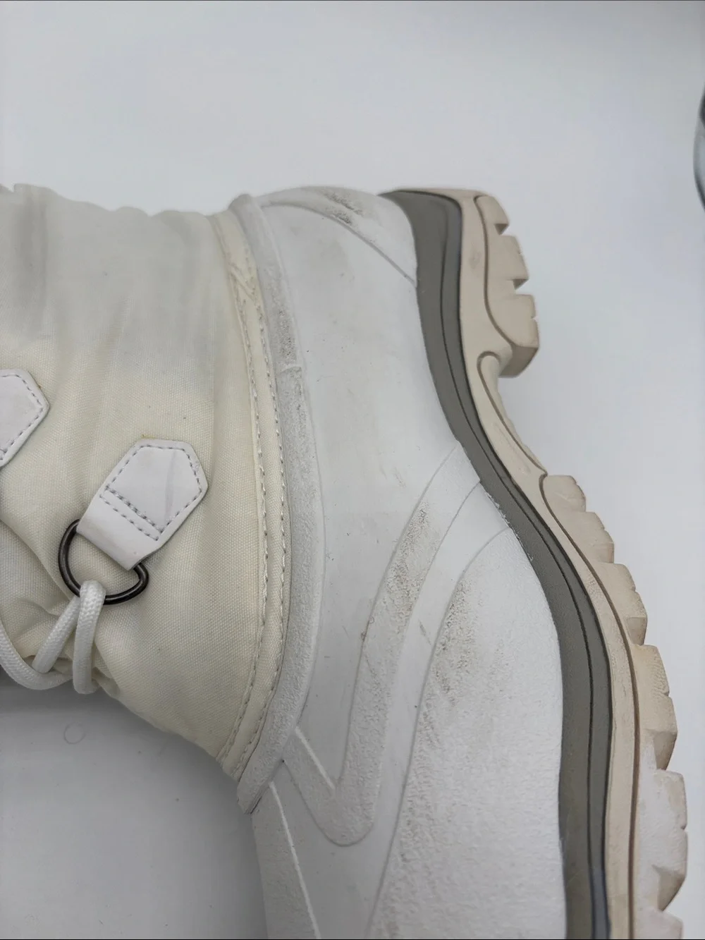 Sorel snow lion